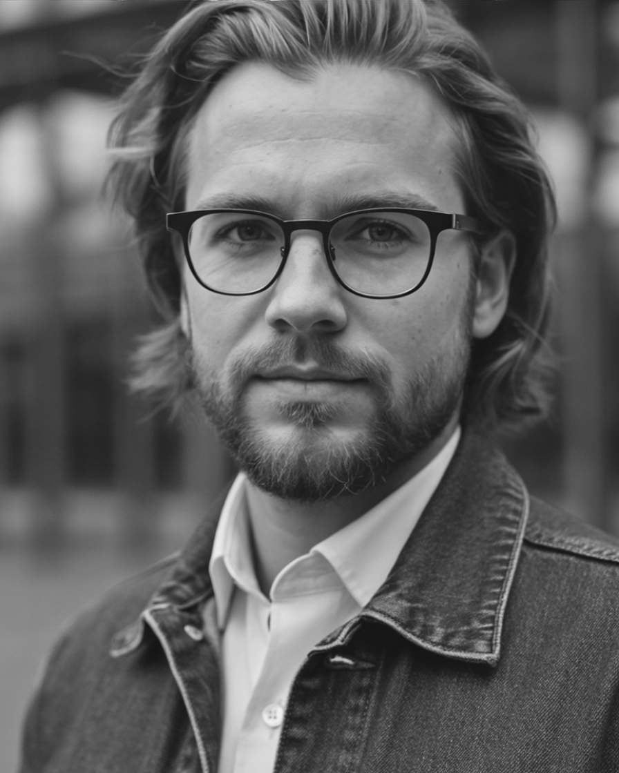 A profile photo of the author D.M. Rhodes